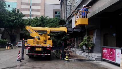 廣州高空作業(yè)車、吊籃車與升降平臺租賃服務詳解